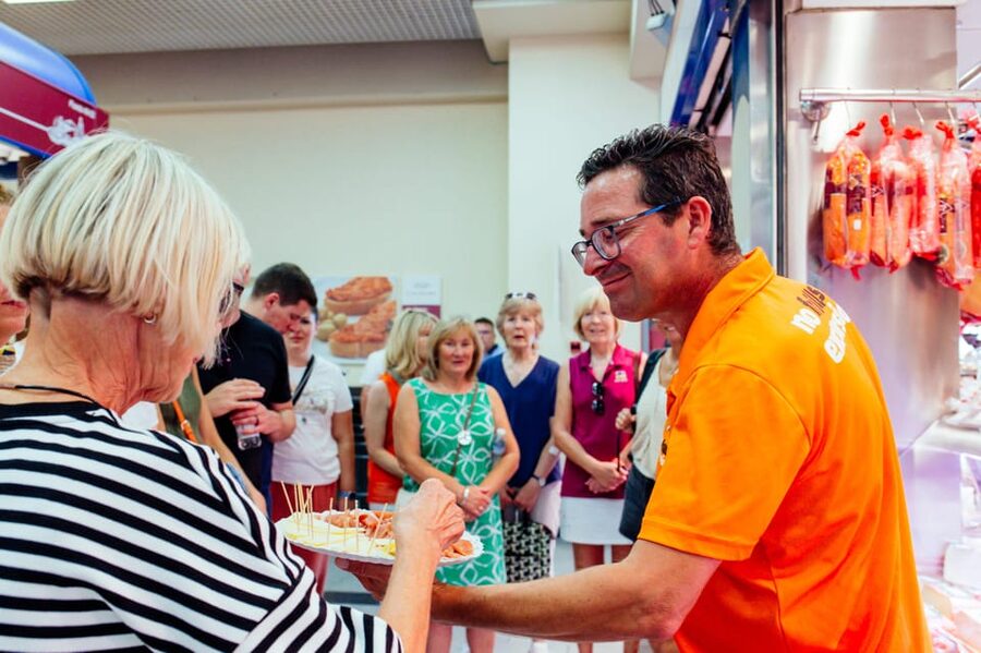 Palma de Mallorca: Foodie Walking Tour of the Old Town - Mercat de l’Olivar: turn wandering into a tasting lesson