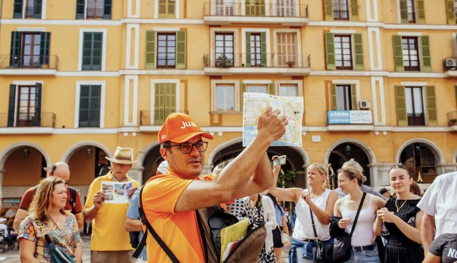 Palma de Mallorca: Old Town and Cathedral Tour - Why Palma Cathedral and Old Town Works So Well Together
