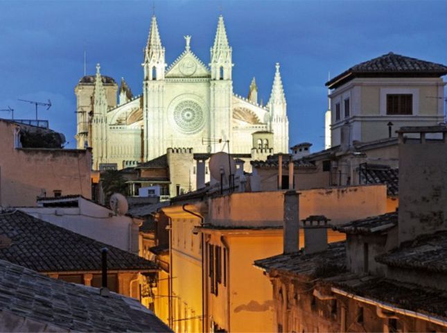 Palma de Mallorca: Old Town Atmospheric Evening Tour - Price and logistics: what $46 buys you, and what it does not