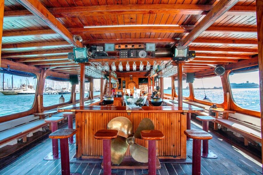 Palma de Mallorca: Palma Bay Boat Tour with Snorkeling - Lunch That Actually Feels Worth Waiting For: Pizza and Water Onboard