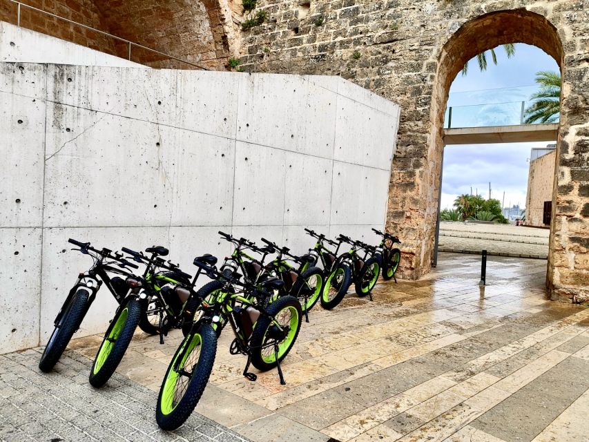 Palma: Guided City Tour with a Fat Tire E-Bike - El Molinar bay views and colorful houses, with a calmer finish