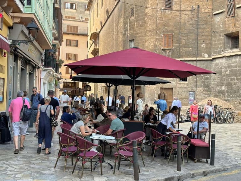 Palma in person and away from the crowds - Bellver Castle: understanding the city link, not rushing a second trip