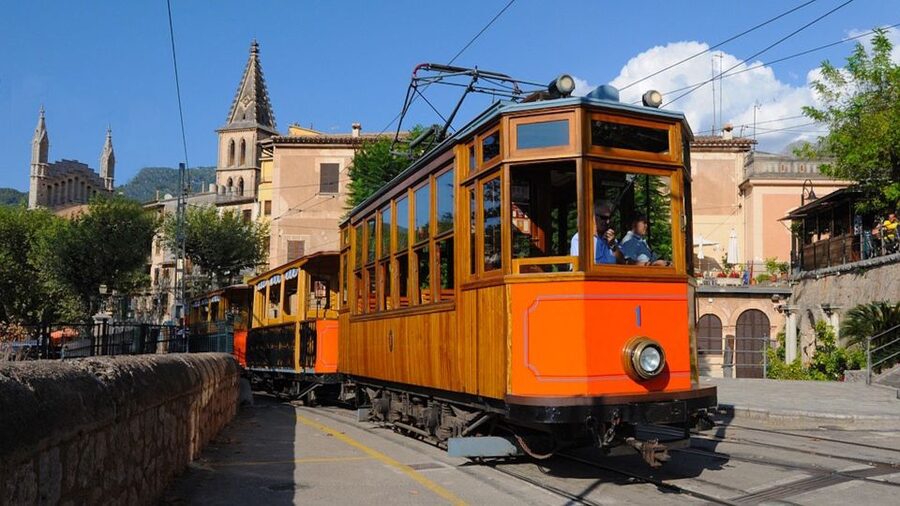 Palma: Tramuntana Full-Day Tour with Sóller Train and Lunch - Sóller: a guided taste of the town before you roam