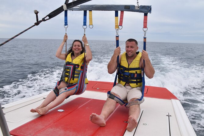 Parasailing in Alicante - Who Can Fly Together: Group Size and Seat Placement