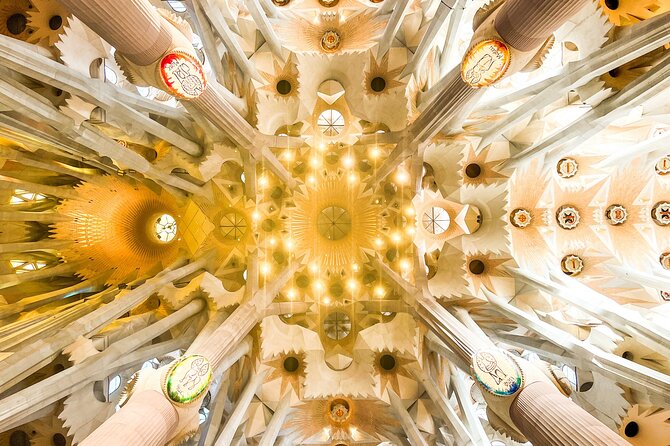 Park Guell and Sagrada Familia Tour with Skip the Line Tickets - Meeting point reality check and how the tour flows