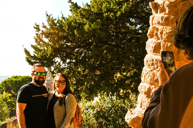 Park Guell and Sagrada Familia Tour with Skip the Line Tickets - The guides you might meet, and why they matter