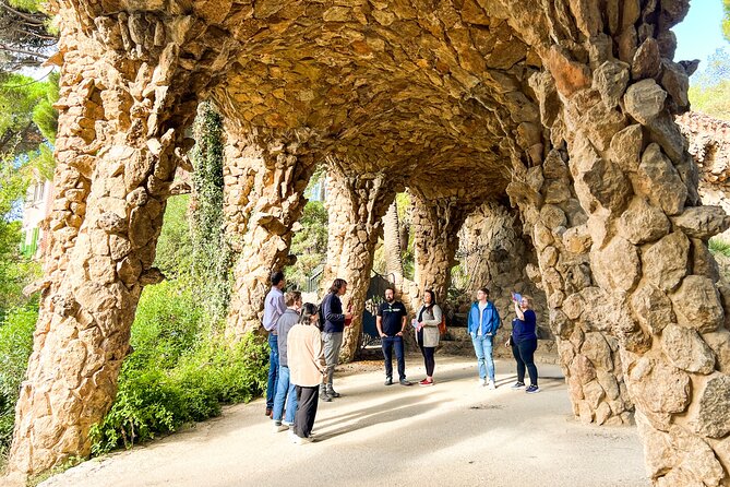 Park Guell and Sagrada Familia Tour with Skip the Line Tickets - Skip-the-line tickets: what they mean in real life