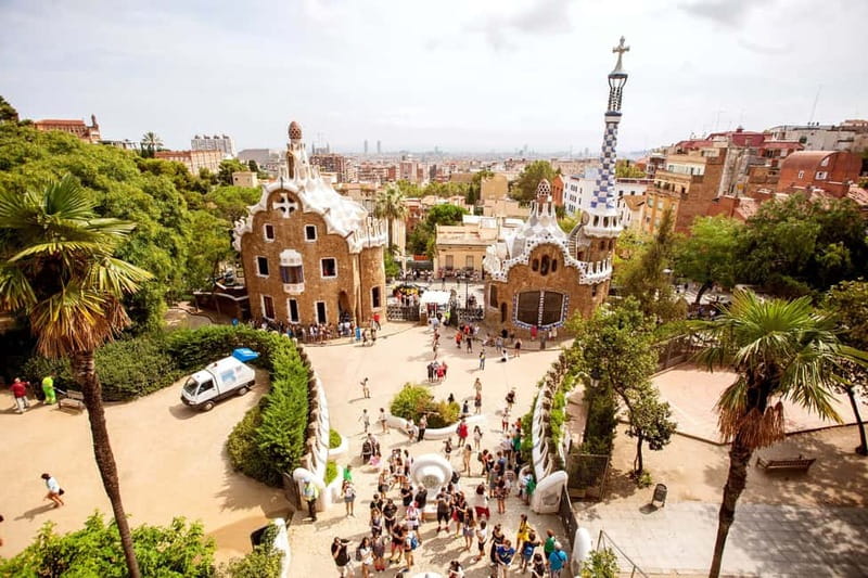 Park Güell: Guided Tour with Optional Gaudí Experience Entry - Trencadís and the Mosaics: What You Should Actually Notice