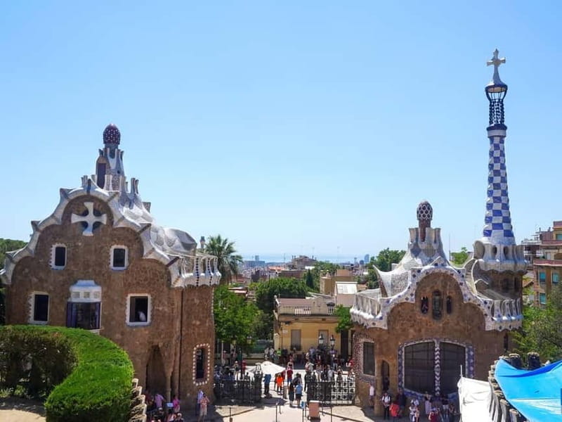 Park Güell: Guided Tour with Optional Gaudí Experience Entry - Gaudí Experience Add-On: 4D Projection and Interactive Models
