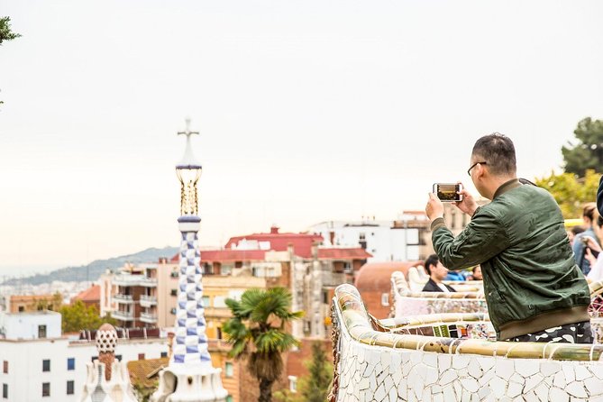 Park Guell Guided Tour with Skip the line Ticket - What actually happens in the 1 hour 30 minutes