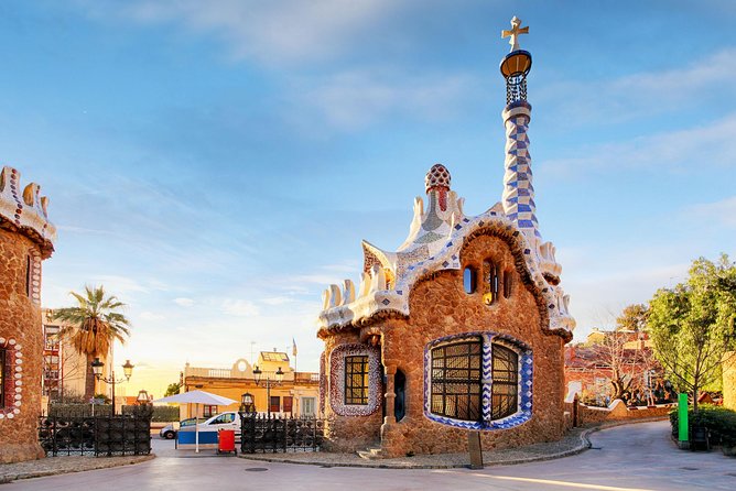 Park Guell Guided Tour with Skip the Line Tickets - Your 1 Hour 15 Walk Through Gaudí’s Signature Park Moments