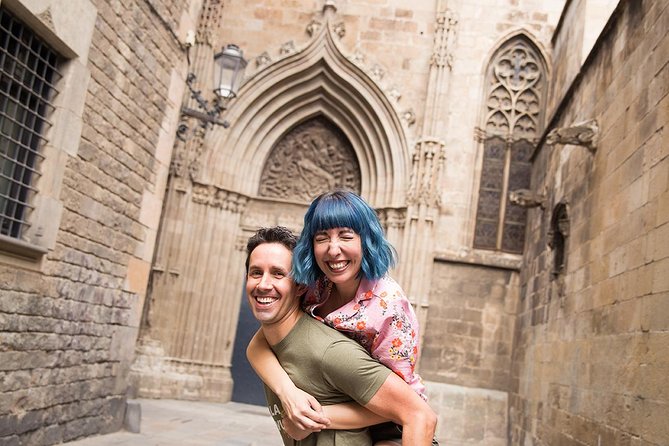 Photoshoot tour in Barcelona Secret Corners - Parc de la Ciutadella and the Arc View to Close the Loop
