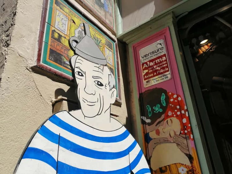 Picasso Museum and Walking Tour Plus Wine Tasting Upgrade - Street start: Els Quatre Gats and the early artist scene