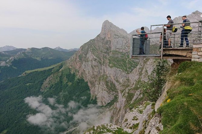 Picos de Europa and Potes Guided Tour from Santander-small groups - Potes: Charming Village Time, With Practical Food Tips