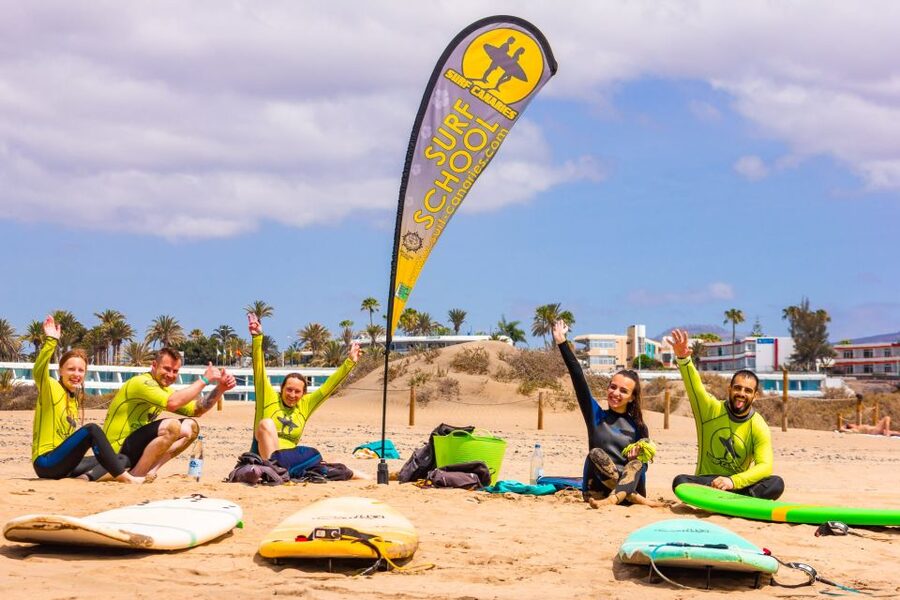 Playa del Inglés Maspalomas: High Quality Surf Classes - Getting Started at Surf Canaries: The Check-In Setup
