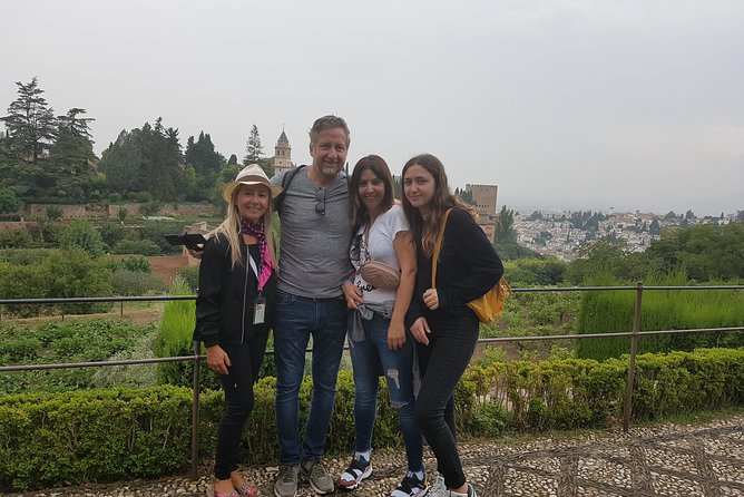 Private Alhambra Highlights Tour Including the Nasrid Palaces - Nasrid Palaces, in the order that helps it click