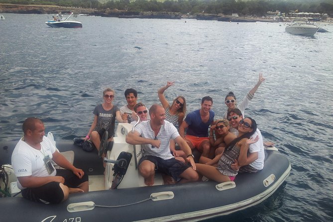 Private Catamaran Beach Hopping in Ibiza - Onboard Comfort: Music, Wi-Fi, and the Calm of a Private Deck