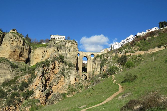 Private White Villages & Ronda Day Tour from Seville - Optional Sendero La Garganta Verde: For Walkers Who Want More Air