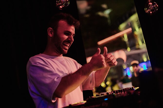 Pub Crawl Valencia | The Biggest | Club Entry Included - How the bar stops work in El Carmen