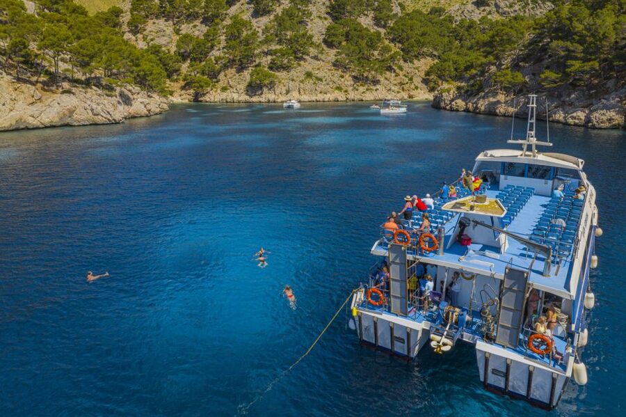 Puerto Pollença: Ferry to Formentor Beach - Formentor Beach time: swimming, sunning, and real water color