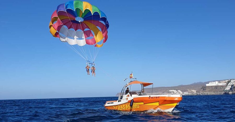 Puerto Rico de Gran Canaria : Parasailing - What Happens During Your 10-12 Minute Parasailing Run