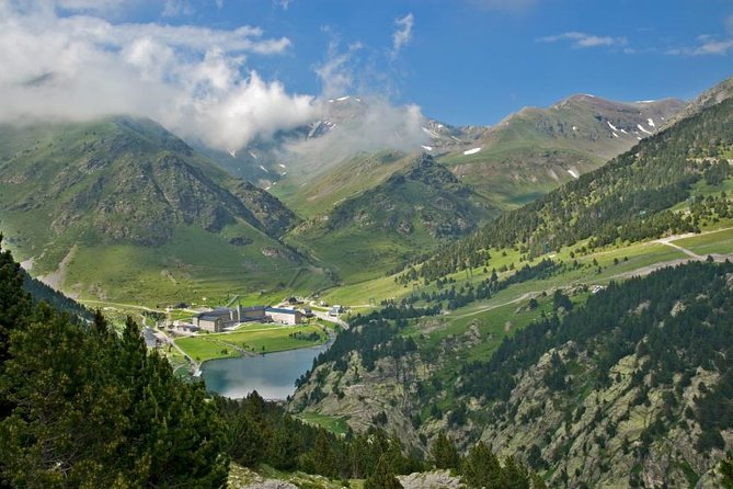 Pyrenees & Medieval Towns Small Group Tour from Barcelona - Getting Out of Barcelona: the 60-minute route toward Montseny
