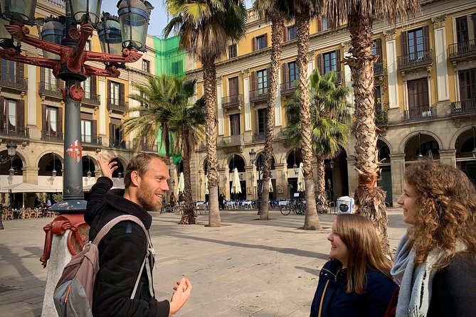 Ramblas, Old Town, Gothic and Gaudi Architecture Walking Tour - Casa Batlló and La Pedrera Exteriors: Gaudi Without the Interior Rush