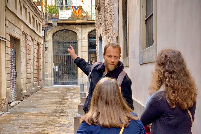 Ramblas, Old Town, Gothic and Gaudi Architecture Walking Tour - Passeig de Gràcia: The Long Walk That Makes Modernisme Click