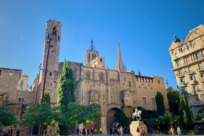 Ramblas, Old Town, Gothic and Gaudi Architecture Walking Tour - Casa Amatller: Puig i Cadafalch on the Same Street