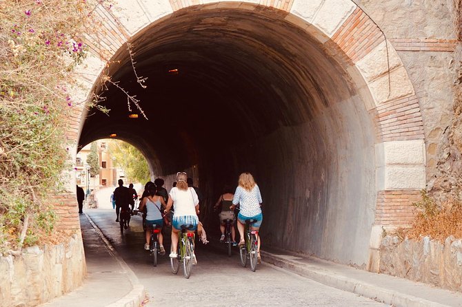 Rent a City Bike: Full Day 24 hours - Safety on Málaga Streets: Helmets, Locks, and Staying in Control