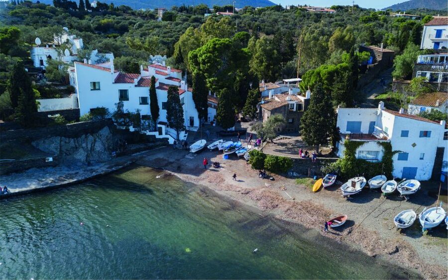 Roses: Cap de Creus & Port Lligat Boat Tour w/ Cadaqués Stop - Cap de Creus lighthouse: rugged headland views at sea level