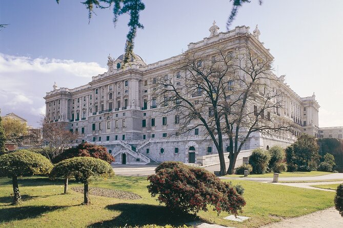 Royal Palace of Madrid Early Entrance Tour Skip-The-Line Ticket - Stepping into the royal residence: staircase, throne room, banqueting hall