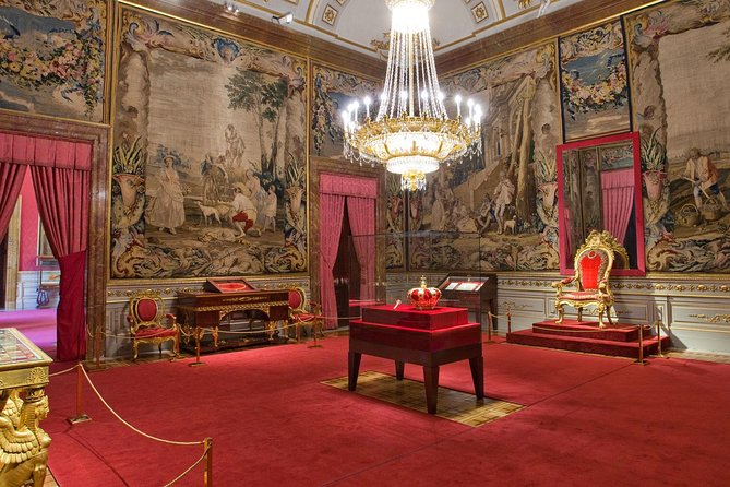 Royal Palace of Madrid Early Entrance Tour Skip-The-Line Ticket - Crowd reality: how to get value without feeling rushed