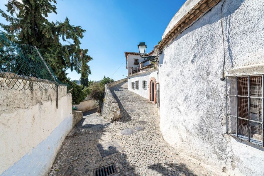 Sacromonte Caves Museum Admission Ticket - Getting There at Barranco de los Negros (and Why Shoes Matter)