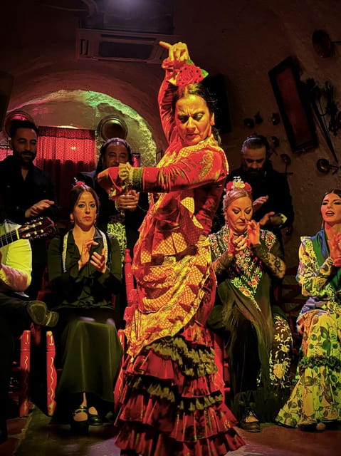 Sacromonte: Flamenco Show at Cuevas Los Tarantos Tickets - What to Do Before and After (So Your Evening Flows)