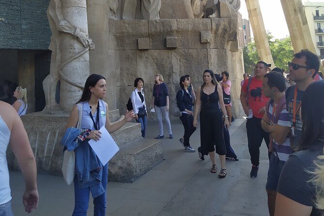 Sagrada Familia English Guided Tour & Optional Tower Access - Outside First: Spires, Detail, and UNESCO Scale Without the Rush