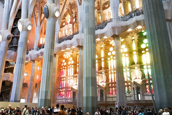 Sagrada Familia & Gaudi Tour Private or Small Group with Tickets - Where the tour starts, and why meeting point clarity matters in Barcelona
