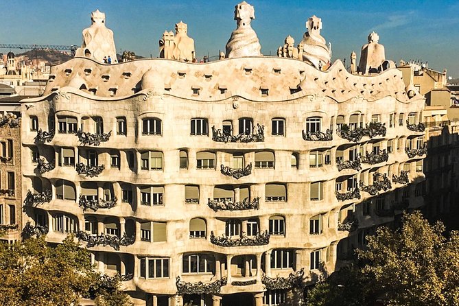 Sagrada Familia & Gaudi Tour Private or Small Group with Tickets - Raval and early Gaudí: Palau Guell, then Gothic charm (Palau Guell and Santa Maria del Pi)