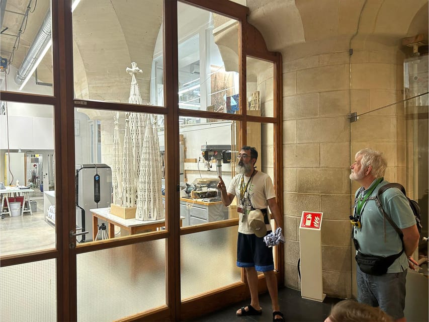 Sagrada Familia Guided Tour with Skip-the-Line Entry Ticket - The Passion façade, then free time to see it your way