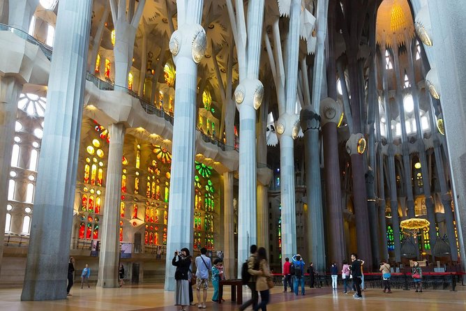 Sagrada Familia Guided Tour with Towers Access - First Step: Finding Emporio Souvenirs and Getting Oriented at Sagrada Familia