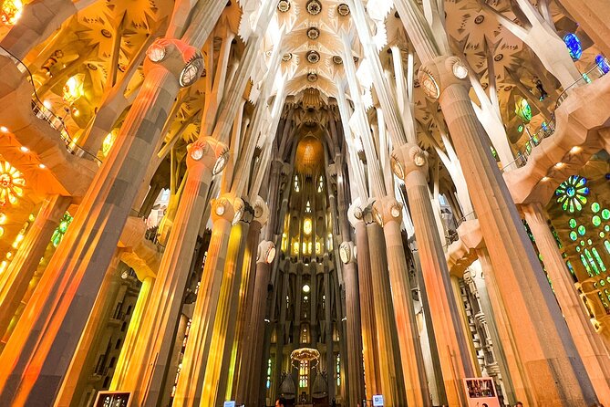Sagrada Familia Small Group Guided Tour with Skip the Line Ticket - Price and value: what $71.35 buys you