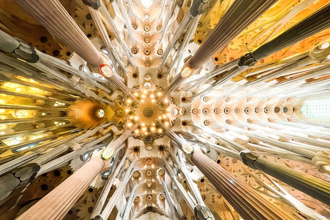 Sagrada Familia Small Group Guided Tour with Skip the Line Ticket - Hearing the guide: why the radio headset is more than a gimmick