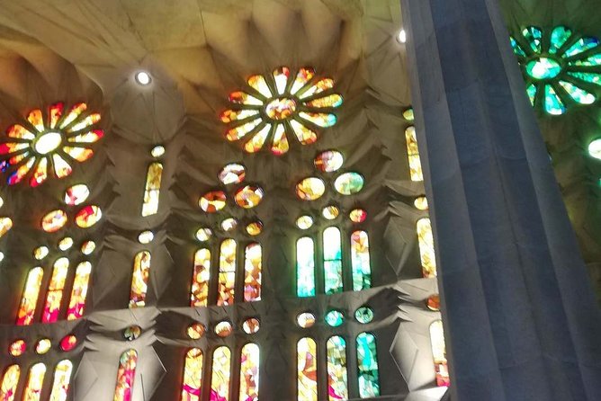 Sagrada Familia Small Group Tour with Skip the Line Ticket - Headsets, sound, and the small-group reality check