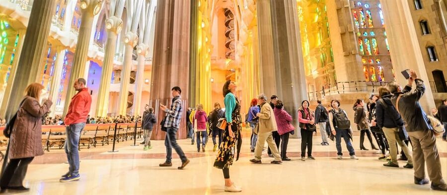 Sagrada Familia with Official Guide & Fast-Track Entry - Sagrada Familia: the cathedral that still feels alive