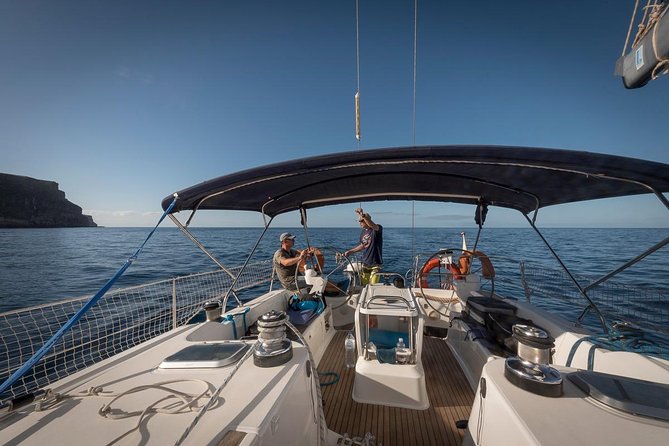 Sailing Trip and Snorkeling (max. 8 people) - Sailing on a small yacht: the difference between 8 and 80