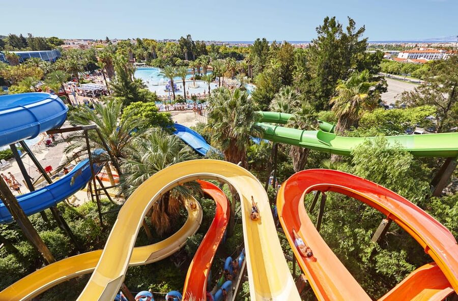 Salou: PortAventura Caribe Aquatic Park 1-Day Ticket - Getting there and finding the entrance turnstiles fast