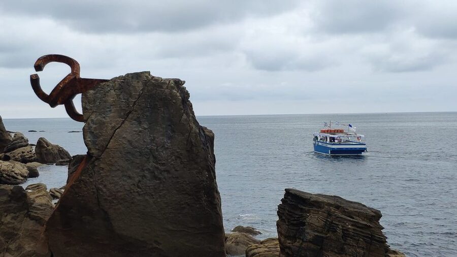 San Sebastian: Boat Tour with Stop at Santa Clara - Price and value: why 9 dollars makes sense here