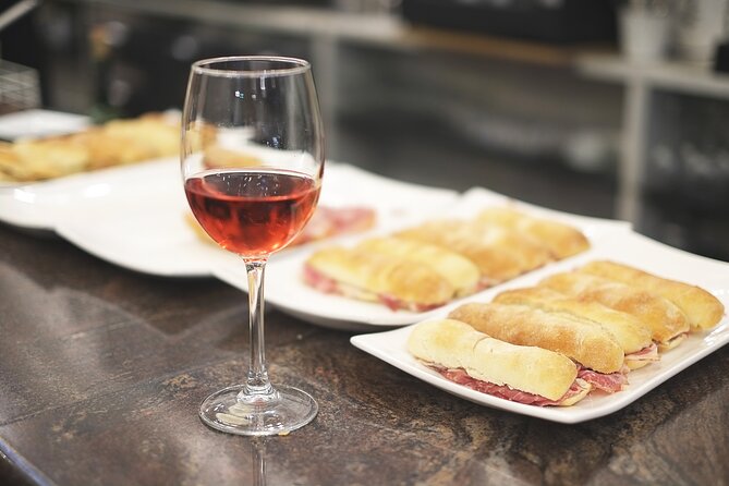San Sebastian Evening Pintxo Tour with Wine - Practical Tips Before You Step Into Parte Vieja at Dinnertime