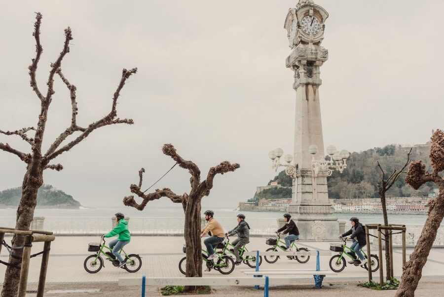 San Sebastian: Guided E-Bike Tour - Stop by stop: La Concha Bay to Miramar Palace