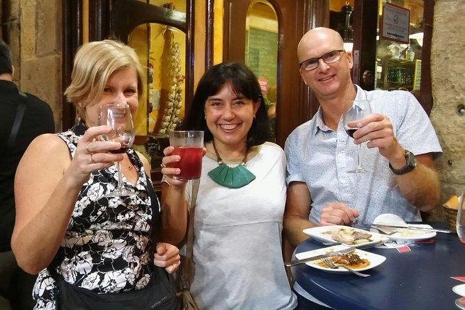 San Sebastian Pintxos Tour for Gourmets in the Old Town - What you actually eat: seven pintxos plus one dessert